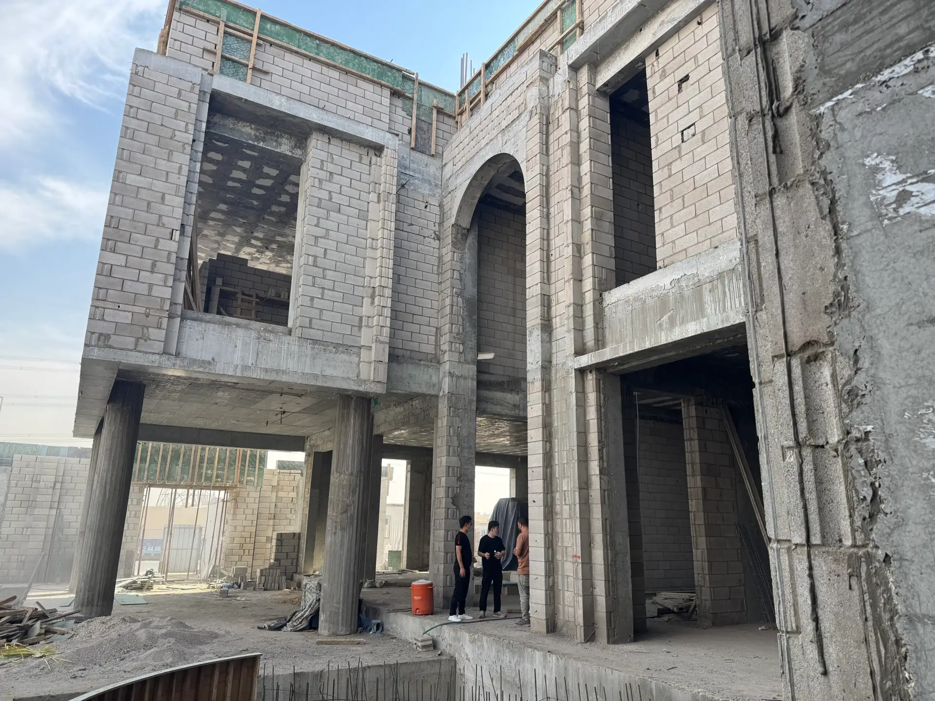 Villa facade with thermal break aluminum windows